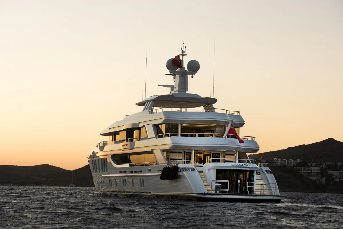 Liquid Sky, CMB Yachts 47 m
